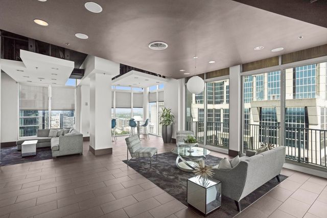 415 Church St Apt 1702, Nashville, TN 37219