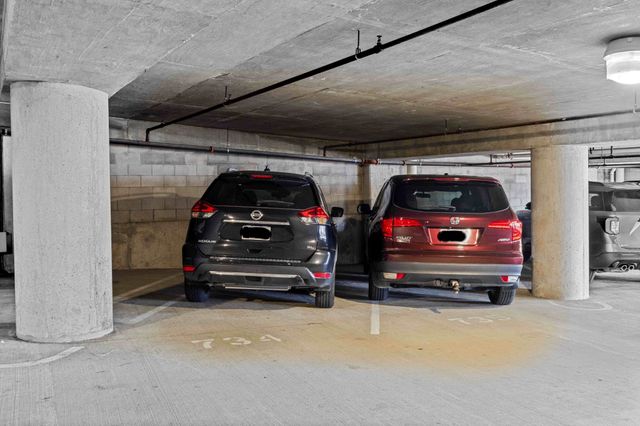 415 Church St Apt 1702, Nashville, TN 37219