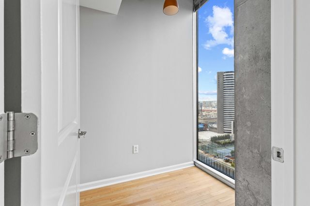 415 Church St Apt 1702, Nashville, TN 37219