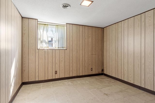 31 Atherton, Ayer, MA 01432