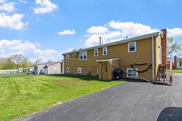 31 Atherton, Ayer, MA 01432