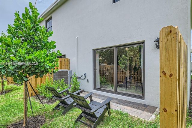 445 NE 1st Dr, Florida City, FL 33034