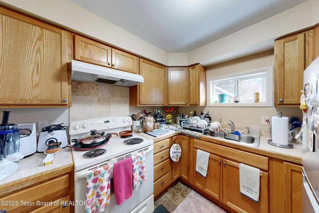 110 S WILLOW Street, Jackson, WY 83001 photo 12