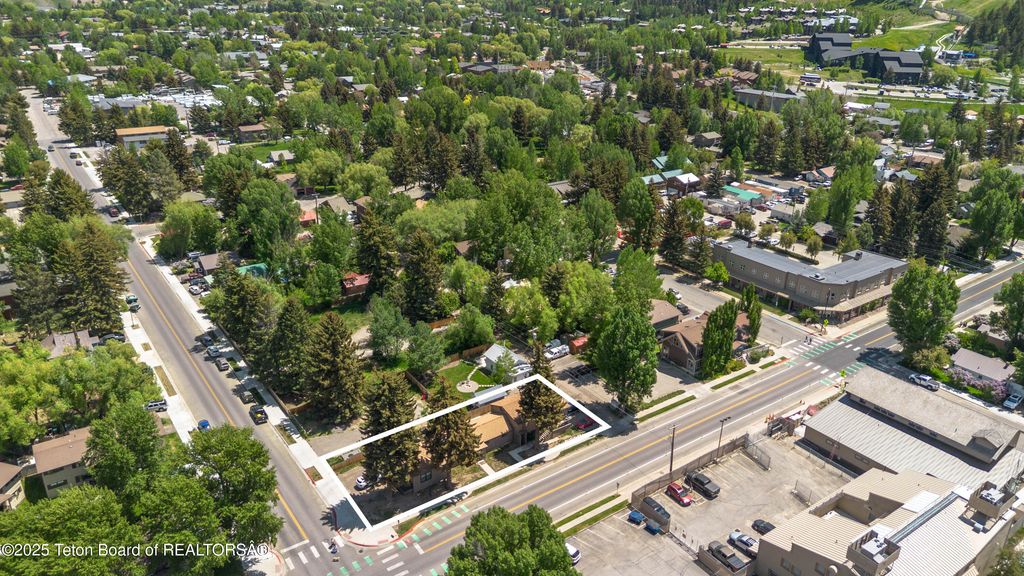 110 S WILLOW Street, Jackson, WY 83001 photo 32