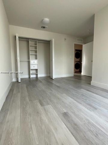 2561 NE 193rd St 1208, Miami, FL 33180