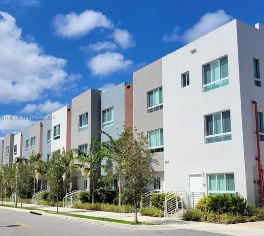 2561 NE 193rd St 1208, Miami, FL 33180