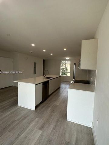 2561 NE 193rd St 1208, Miami, FL 33180