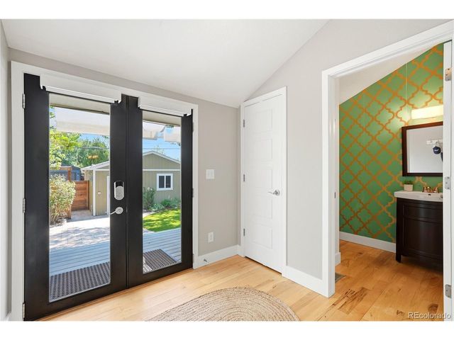 2450 N Vine St, Denver, CO 80205