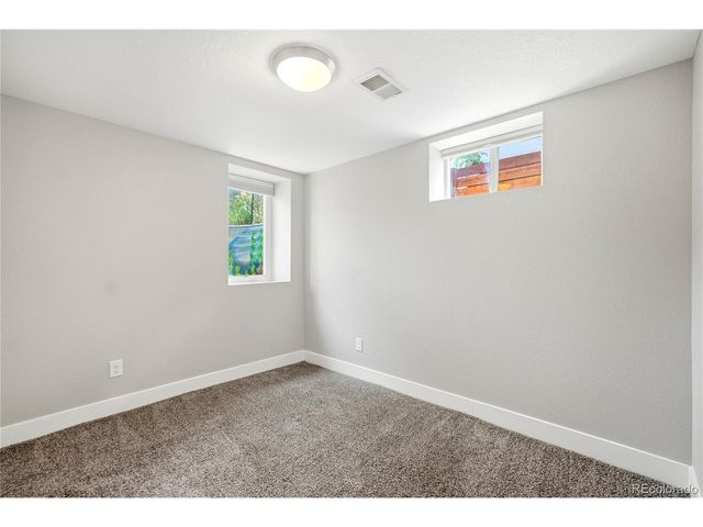 2450 N Vine St, Denver, CO 80205