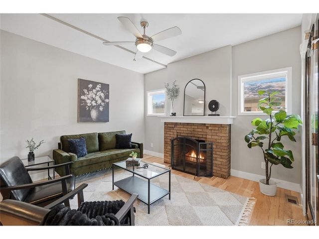 2450 N Vine St, Denver, CO 80205