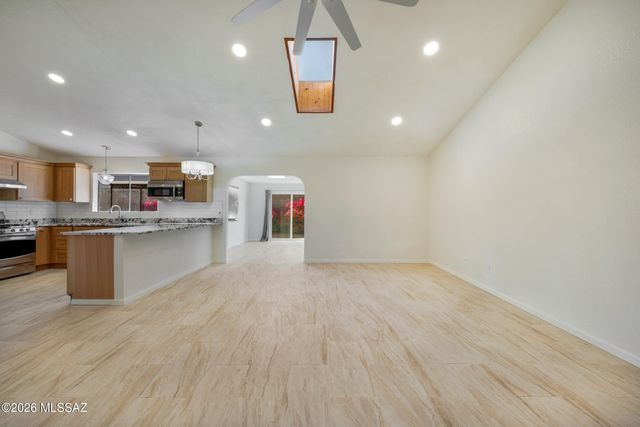 2762 W Camino Ebano, Tucson, AZ 85742