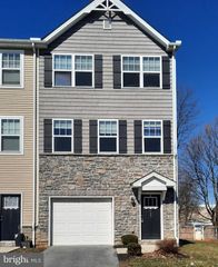 723 ADMIRALS QUAY DR, Mechanicsburg, PA 17050