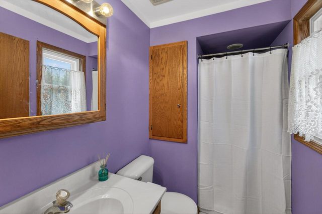 17 Hidden Creek VIEW, Hartford, WI 53027