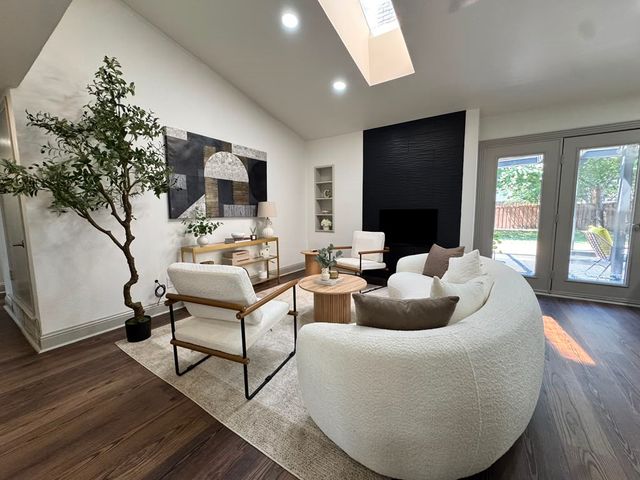 3141 Darvany Drive, Dallas, TX 75220