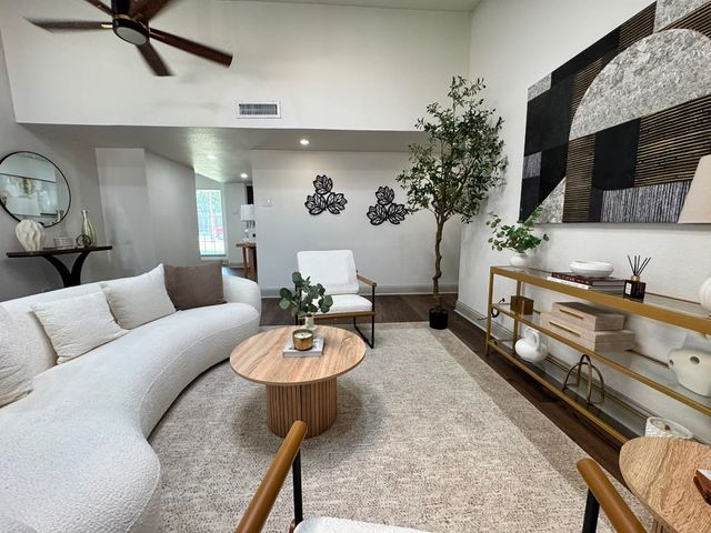 3141 Darvany Drive, Dallas, TX 75220