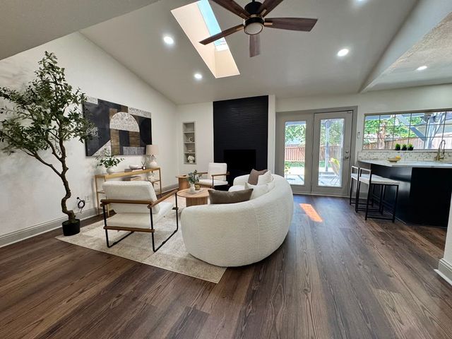 3141 Darvany Drive, Dallas, TX 75220