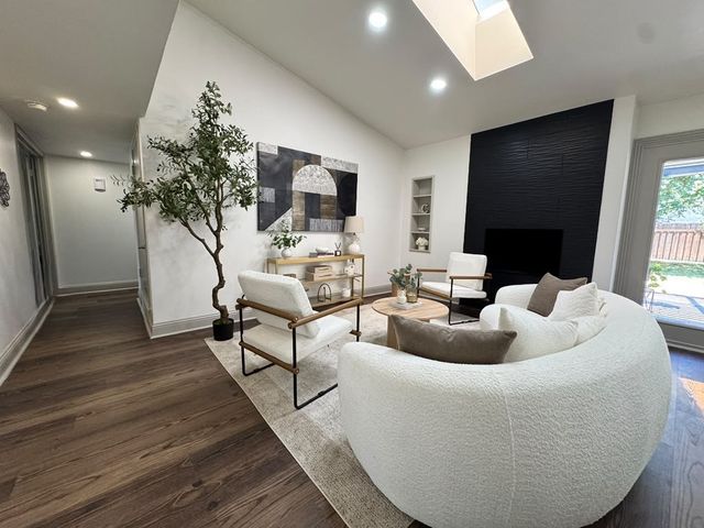 3141 Darvany Drive, Dallas, TX 75220