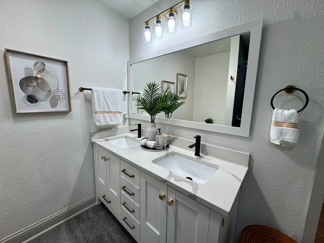 3141 Darvany Drive, Dallas, TX 75220