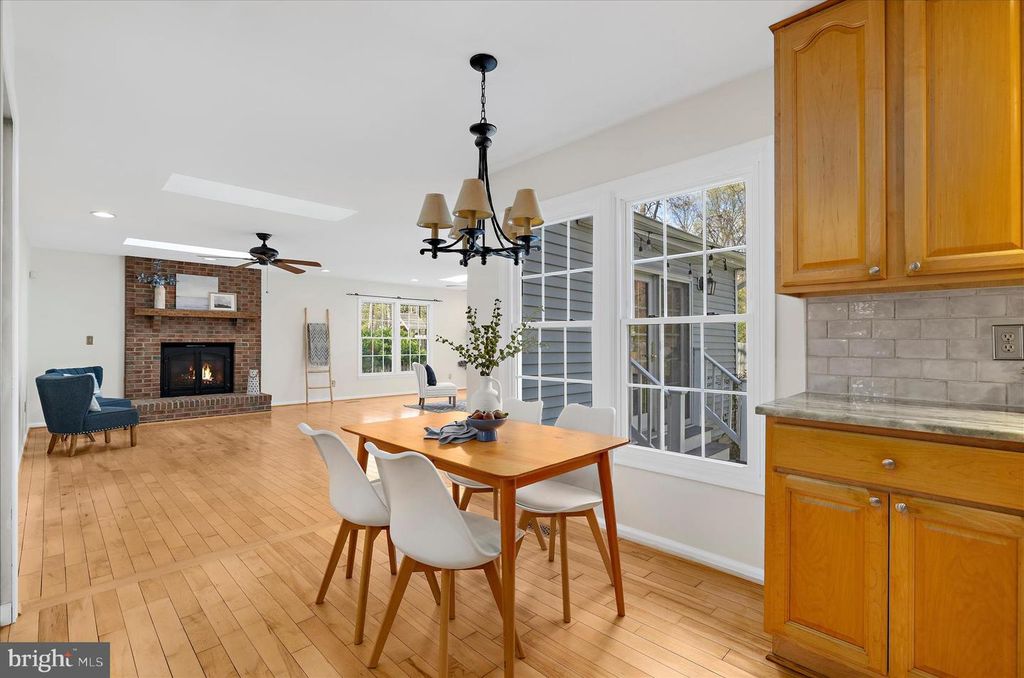 Image 17 of property listing at 788 OAK STUMP DR, Millersville, MD 21108