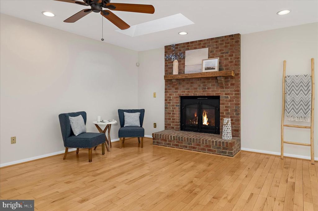 Image 18 of property listing at 788 OAK STUMP DR, Millersville, MD 21108