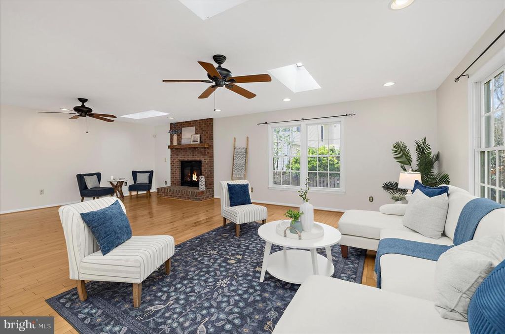 Image 19 of property listing at 788 OAK STUMP DR, Millersville, MD 21108