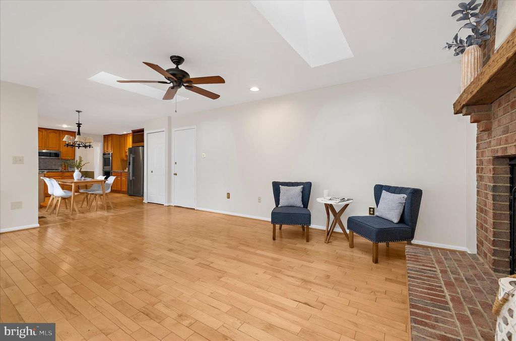 Image 20 of property listing at 788 OAK STUMP DR, Millersville, MD 21108