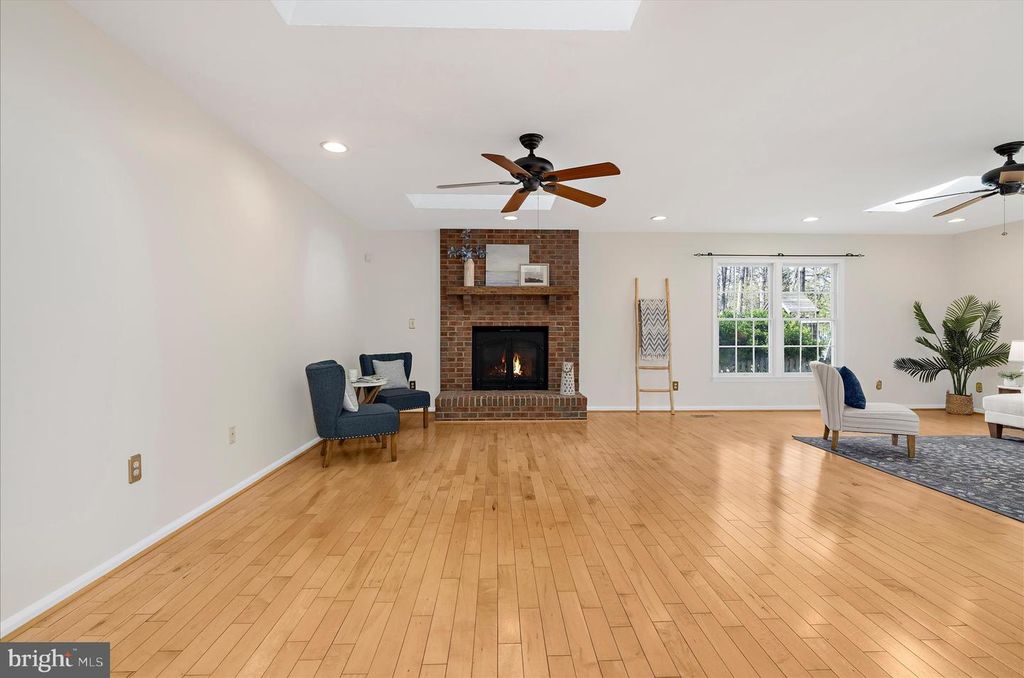 Image 21 of property listing at 788 OAK STUMP DR, Millersville, MD 21108