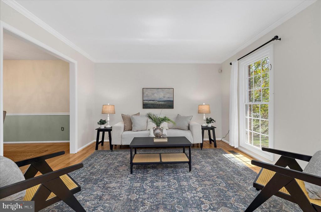 Image 3 of property listing at 788 OAK STUMP DR, Millersville, MD 21108