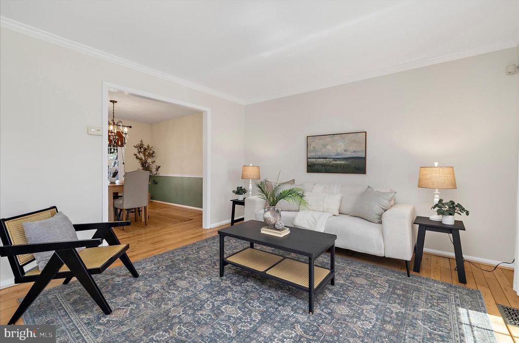 Image 4 of property listing at 788 OAK STUMP DR, Millersville, MD 21108