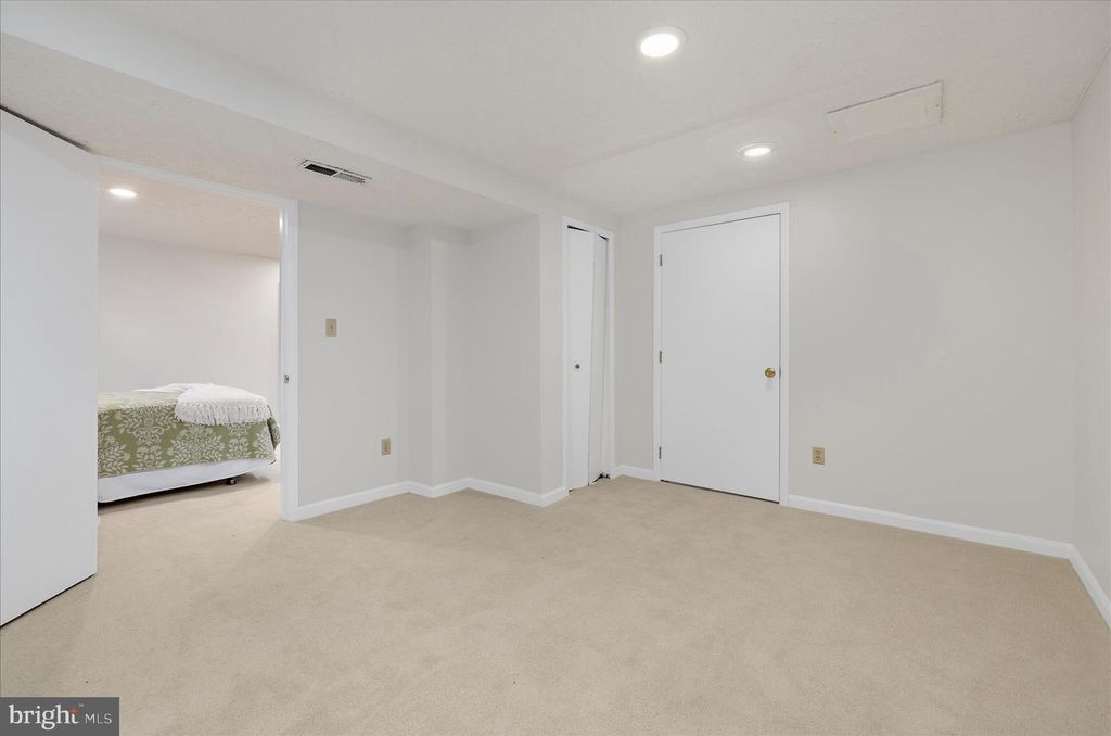 Image 41 of property listing at 788 OAK STUMP DR, Millersville, MD 21108