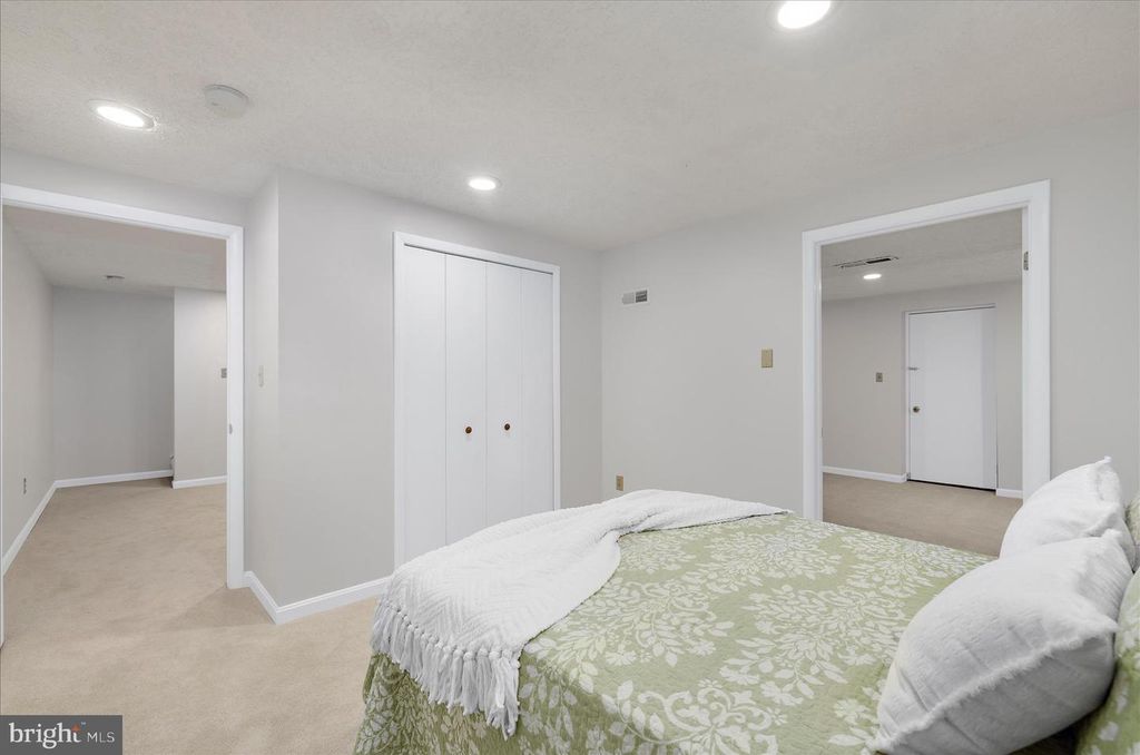 Image 43 of property listing at 788 OAK STUMP DR, Millersville, MD 21108