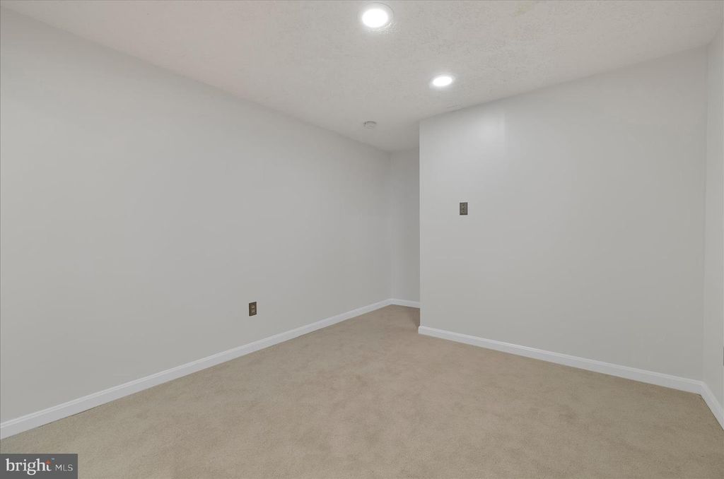 Image 44 of property listing at 788 OAK STUMP DR, Millersville, MD 21108