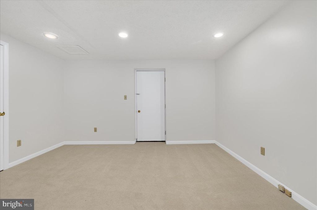 Image 45 of property listing at 788 OAK STUMP DR, Millersville, MD 21108