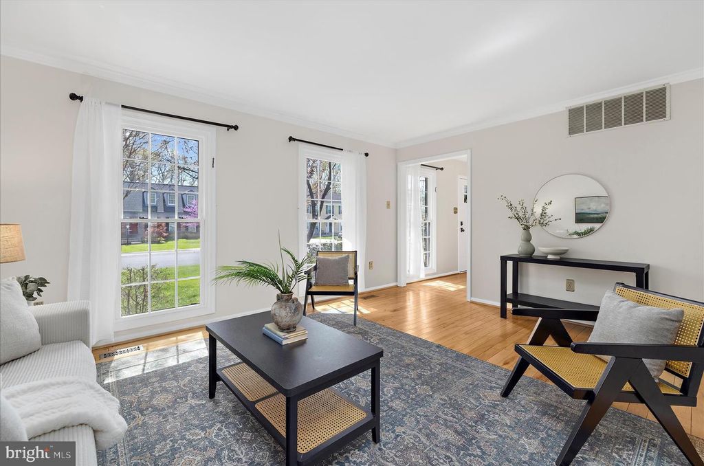 Image 6 of property listing at 788 OAK STUMP DR, Millersville, MD 21108