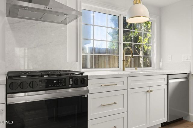 609 Cayo Grande Court, Newbury Park, CA 91320