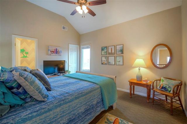 4512 Ironhorse Drive, Leawood, KS 66224