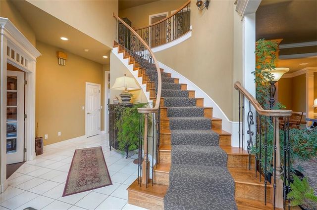 4512 Ironhorse Drive, Leawood, KS 66224