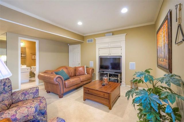 4512 Ironhorse Drive, Leawood, KS 66224