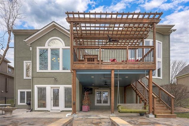 4512 Ironhorse Drive, Leawood, KS 66224