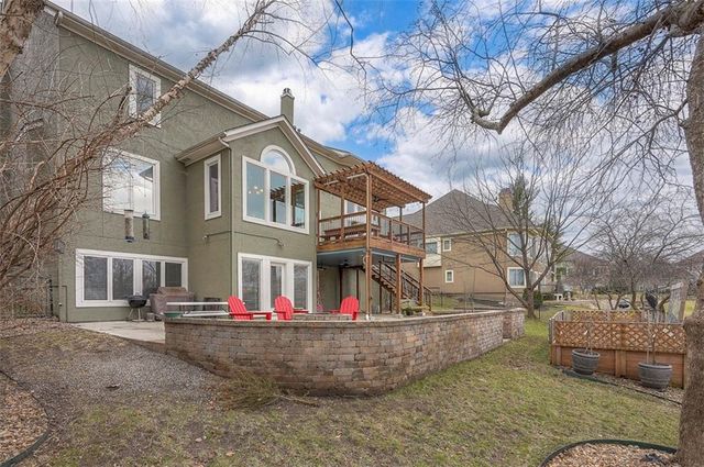 4512 Ironhorse Drive, Leawood, KS 66224