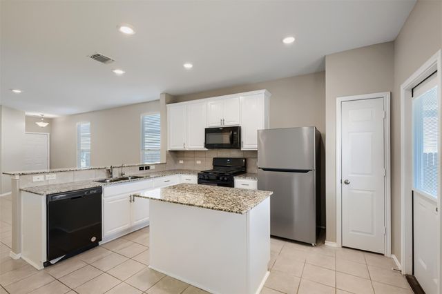 324 Harper LN, Georgetown, TX 78626