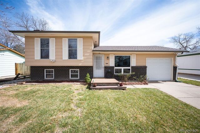 1052 Lewiston Street, Aurora, CO 80011