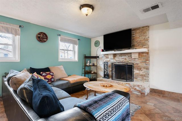 1052 Lewiston Street, Aurora, CO 80011