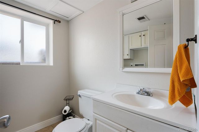 1052 Lewiston Street, Aurora, CO 80011