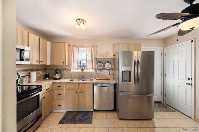 1052 Lewiston Street, Aurora, CO 80011