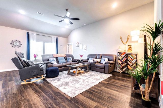 8634 Jetty Glen Drive, Cypress, TX 77433