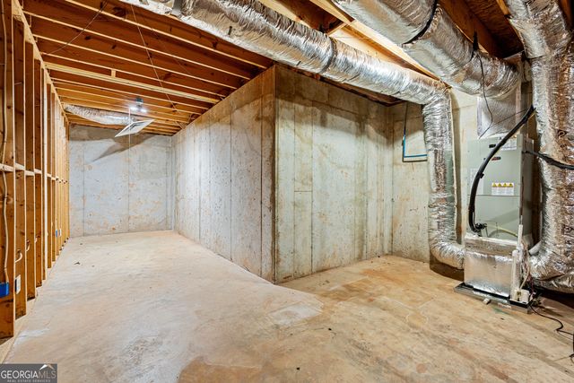 27 Strathmore Drive, Sharpsburg, GA 30277