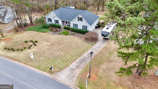 27 Strathmore Drive, Sharpsburg, GA 30277