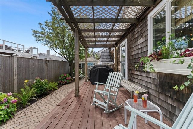 9 62nd St, Newburyport, MA 01950