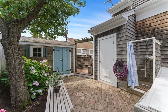 9 62nd St, Newburyport, MA 01950